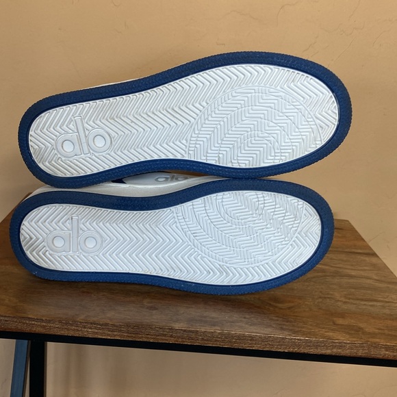 Unisex Alo Sneaker in Limited Edition Color, White w/ Navy - Picture 8 of 11